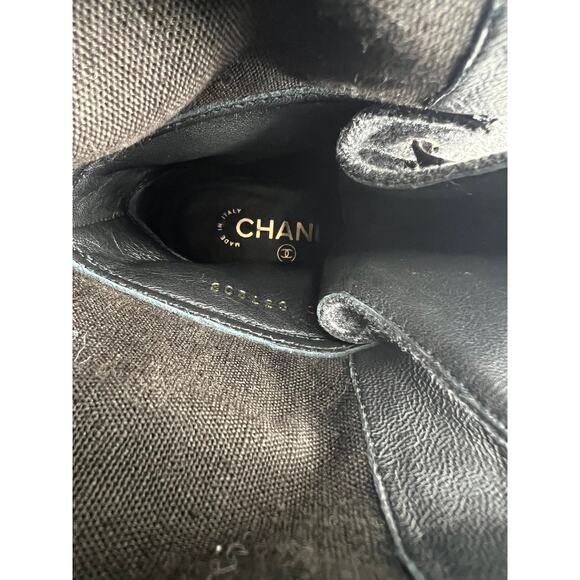 Chanel 2021 Interlocking CC Cap Toe Tweed Logo Combat Boots - Picture 14 of 16